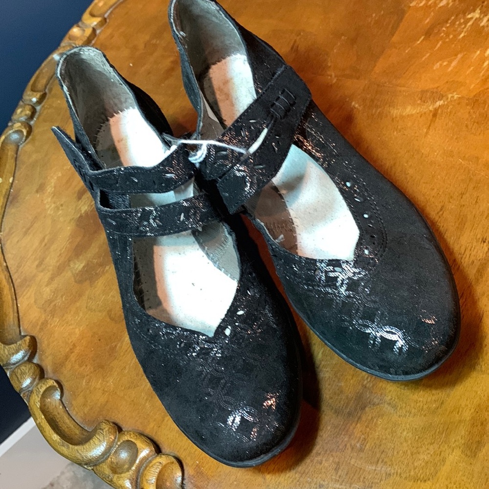 Leather shoes